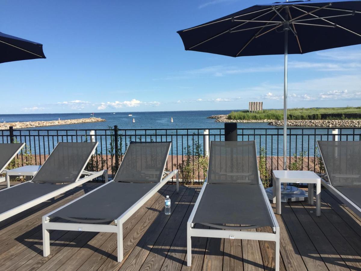 Stunning Stayz At Friday Harbour Beach Marina Resort Lake Simcoe Innisfil Kültér fotó