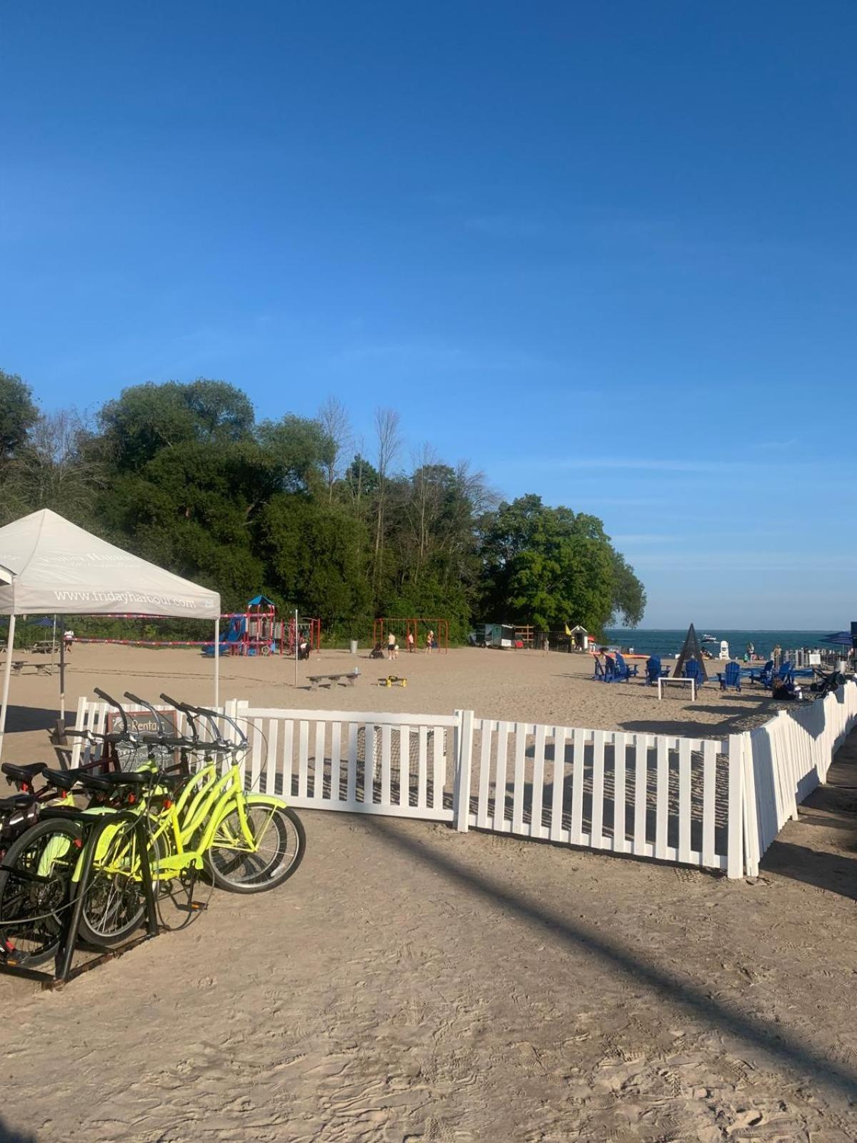 Stunning Stayz At Friday Harbour Beach Marina Resort Lake Simcoe Innisfil Kültér fotó
